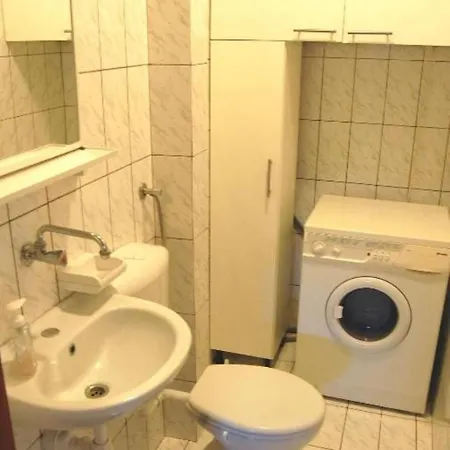 Eden Apartman *