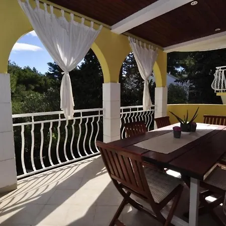 Apartman Eden *